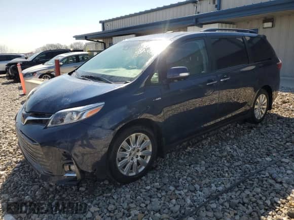 2020 Toyota Sienna XLE z VIN 5TDDZ3DC2LS231982, wystawiony jako Copart lot #53513685 z przebiegiem 75 231 mil mil oraz Nie do naprawy • Non repairable. Historia ofert i sprzedaży dostępna na DreamBid. Obrazek 1.