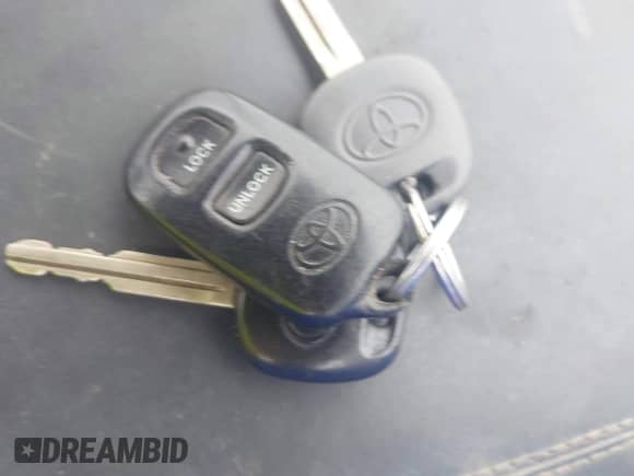 2006 Toyota Highlander w/3rd Row z VIN JTEEP21A660165186, wystawiony jako IAAI lot #43393453 z przebiegiem 171 977 mil mil oraz . Historia ofert i sprzedaży dostępna na DreamBid. Obrazek 11.