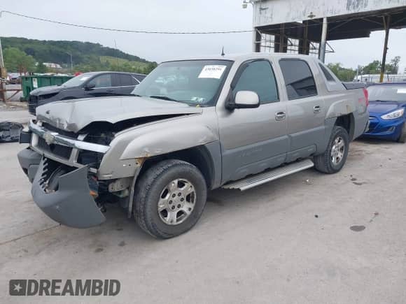 2002 Chevrolet Avalanche with VIN 3GNEK13T12G216666, listed as a IAAI auction lot 43038291 with 166,367 mi miles and . Bid and sale history available at DreamBid. Image 2.
