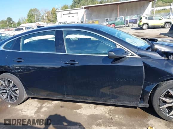 2023 Chevrolet Malibu RS с VIN 1G1ZG5STXPF125417, выставлен на аукционе IAAI как лот 40512559 с пробегом 22 270 миль миль и . История ставок и продаж доступна на DreamBid. Изображение 13.