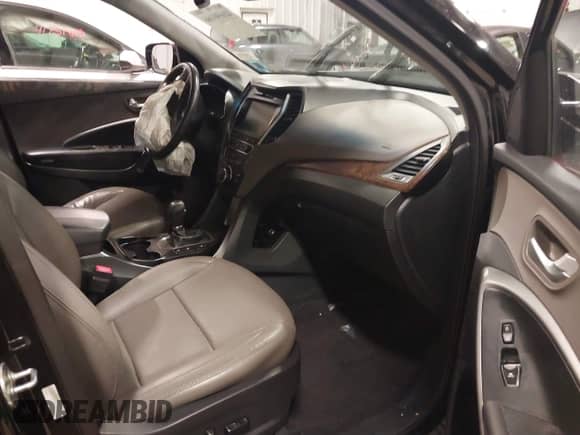 2018 Hyundai Santa Fe Ultimate с VIN 5XYZWDLA6JG518207, выставлен на аукционе IAAI как лот 41690166 с пробегом 101 603 миль миль и . История ставок и продаж доступна на DreamBid. Изображение 5.