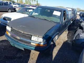 1998 Chevrolet S-10 LS с VIN 1GCCS19X4W8181935, выставлен на аукционе IAAI как лот 37604301 с пробегом Не указан миль и . История ставок и продаж доступна на DreamBid. Изображение 2.