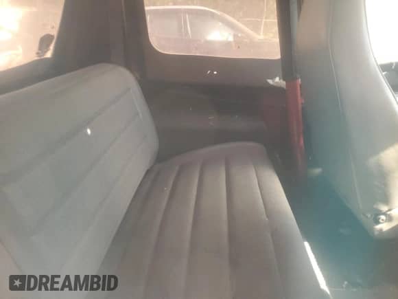 1994 Jeep Wrangler S с VIN 1J4FY19P8RP471935, выставлен на аукционе Copart как лот 85495945 с пробегом 126 102 миль миль и Чистый • Clean title. История ставок и продаж доступна на DreamBid. Изображение 10.