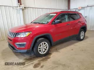 2018 Jeep Compass Sport z VIN 3C4NJDAB3JT281421, wystawiony jako Copart lot #70181885 z przebiegiem Nie podano mil oraz Szkoda całkowita • Salvage title. Historia ofert i sprzedaży dostępna na DreamBid. Obrazek 1.