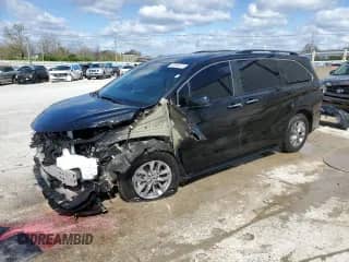 2023 Toyota Sienna XLE z VIN 5TDJRKEC0PS177339, wystawiony jako Copart lot #52593475 z przebiegiem 26 516 mil mil oraz Szkoda całkowita • Salvage title. Historia ofert i sprzedaży dostępna na DreamBid. Obrazek 1.