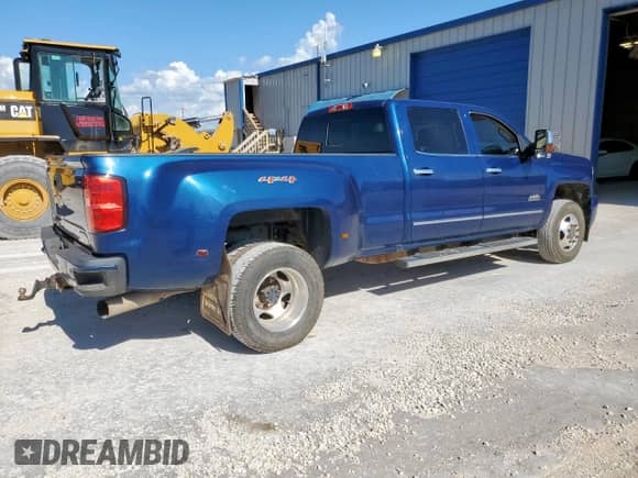 2015 Chevrolet Silverado 3500HD High Country с VIN 1GC4K1E82FF583421, выставлен на аукционе Copart как лот 64168065 с пробегом 189 799 миль миль и Чистый • Clean title. История ставок и продаж доступна на DreamBid. Изображение 3.