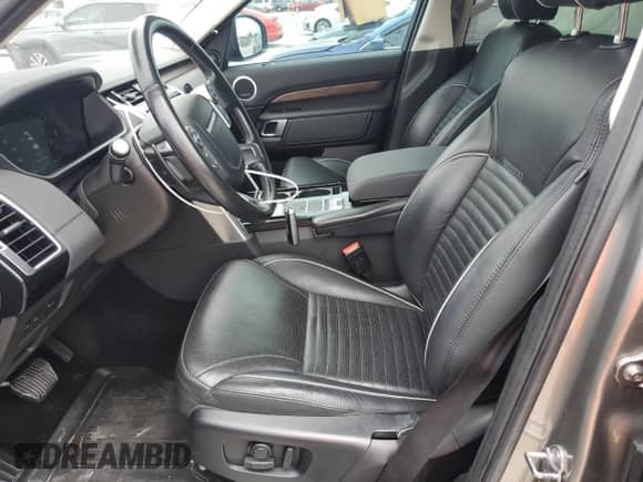 2018 Land Rover Discovery HSE с VIN SALRR2RV0JA059416, выставлен на аукционе Copart как лот 62573075 с пробегом 72 950 миль миль и Списание • Salvage title. История ставок и продаж доступна на DreamBid. Изображение 7.