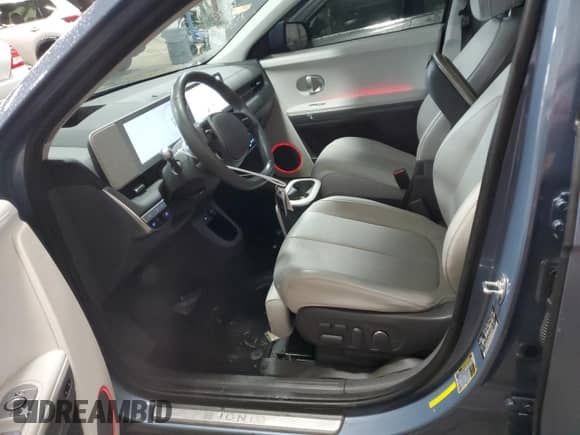 2022 Hyundai Ioniq 5 Limited с VIN KM8KRDAF0NU064740, выставлен на аукционе Copart как лот 47826235 с пробегом 33 336 миль миль и Списание • Salvage title. История ставок и продаж доступна на DreamBid. Изображение 7.