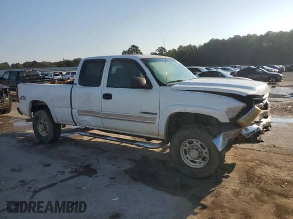 2006 Chevrolet Silverado 2500HD LT2 с VIN 1GCHK29UX6E143242, выставлен на аукционе Copart как лот 69126225 с пробегом 272 266 миль миль и Списание • Salvage title. История ставок и продаж доступна на DreamBid. Изображение 4.