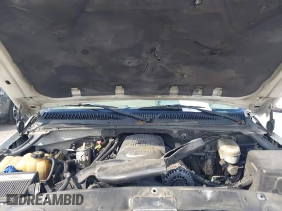 2003 Chevrolet Suburban LT с VIN 3GNEC16Z13G134449, выставлен на аукционе IAAI как лот 43282699 с пробегом 280 379 миль миль и . История ставок и продаж доступна на DreamBid. Изображение 9.