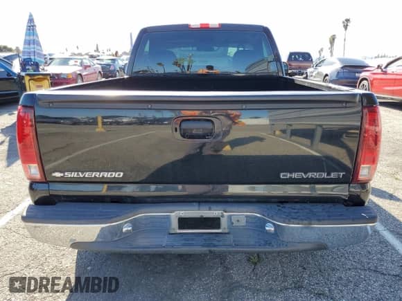 2000 Chevrolet Silverado 1500 z VIN 1GCEC14V4YZ296866, wystawiony jako Copart lot #49343345 z przebiegiem Nie podano mil oraz Szkoda całkowita • Salvage title. Historia ofert i sprzedaży dostępna na DreamBid. Obrazek 6.