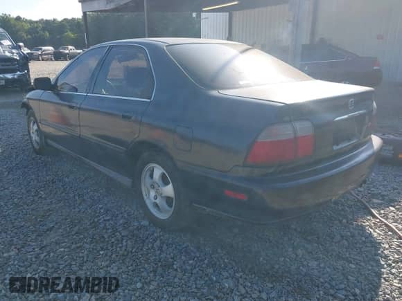 1996 Honda Accord LX with VIN 1HGCD5638TA212631, listed as a IAAI auction lot 42885419 with 258,242 mi miles and . Bid and sale history available at DreamBid. Image 3.