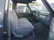 1986 Ford F-150 z VIN 1FTEF14N2GPA89930, wystawiony jako Copart lot #43658645 z przebiegiem 87 219 mil mil oraz Czysty tytuł • Clean title. Historia ofert i sprzedaży dostępna na DreamBid. Obrazek 10.