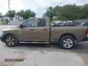 2013 Ram 1500 Tradesman z VIN 1C6RR6FP7DS602965, wystawiony jako IAAI lot #43158992 z przebiegiem 197 214 mil mil oraz . Historia ofert i sprzedaży dostępna na DreamBid. Obrazek 14.