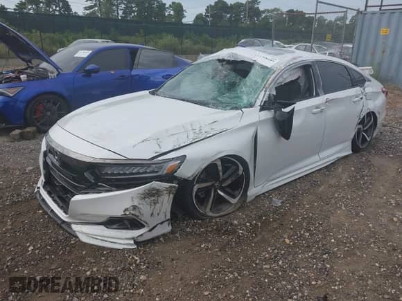 2021 Honda Accord Sport z VIN 1HGCV2F38MA016718, wystawiony jako IAAI lot #43208169 z przebiegiem 52 090 mil mil oraz . Historia ofert i sprzedaży dostępna na DreamBid. Obrazek 20.