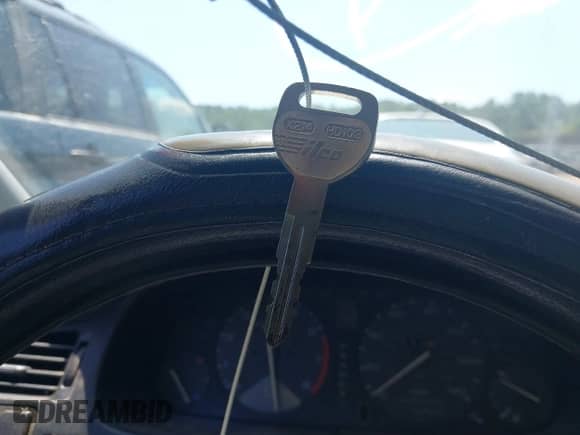 1996 Honda Accord LX с VIN 1HGCD5633TA174015, выставлен на аукционе IAAI как лот 42712830 с пробегом 223 673 миль миль и . История ставок и продаж доступна на DreamBid. Изображение 11.