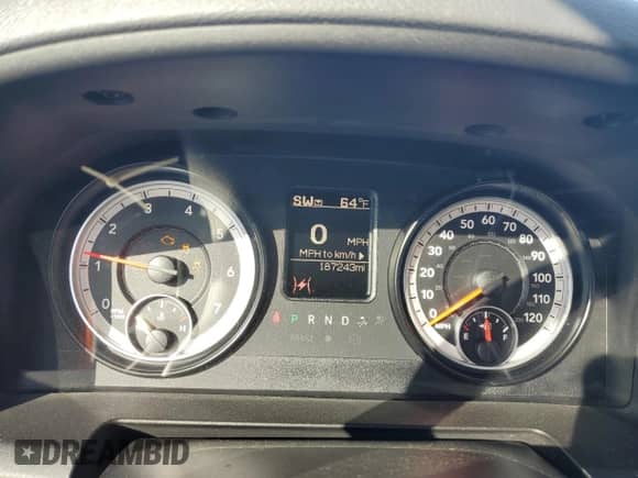 2015 Ram 1500 Big Horn с VIN 1C6RR7GT5FS772066, выставлен на аукционе Copart как лот 85305885 с пробегом 187 243 миль миль и Списание • Salvage title. История ставок и продаж доступна на DreamBid. Изображение 9.