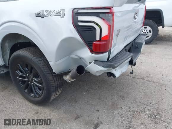 2025 Ford F-150 Lariat with VIN 1FTFW5LD8SFB71812, listed as a IAAI auction lot 43146033 with 1,904 mi miles and . Bid and sale history available at DreamBid. Image 17.