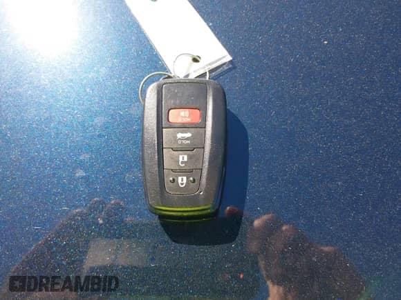 2021 Toyota Camry SE z VIN 4T1T11AK2MU599364, wystawiony jako IAAI lot #43469563 z przebiegiem 69 703 mil mil oraz . Historia ofert i sprzedaży dostępna na DreamBid. Obrazek 11.