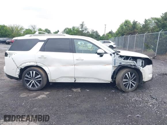 2024 Nissan Pathfinder Platinum с VIN 5N1DR3DK0RC264301, выставлен на аукционе IAAI как лот 42513789 с пробегом 20 713 миль миль и . История ставок и продаж доступна на DreamBid. Изображение 14.