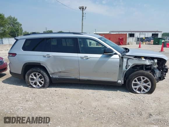 2021 Jeep Grand Cherokee Limited with VIN 1C4RJKBG8M8140265, listed as a IAAI auction lot 42462784 with 23,274 mi miles and . Bid and sale history available at DreamBid. Image 13.