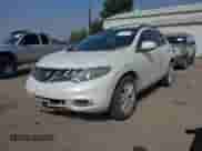 2012 Nissan Murano SL z VIN JN8AZ1MU8CW105310, wystawiony jako IAAI lot #42594335 z przebiegiem 144 234 mil mil oraz . Historia ofert i sprzedaży dostępna na DreamBid. Obrazek 2.