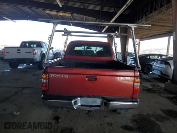 2002 Toyota Tacoma PreRunner с VIN 5TEGM92N72Z071828, выставлен на аукционе Copart как лот 43996335 с пробегом 162 264 миль миль и Списание • Salvage title. История ставок и продаж доступна на DreamBid. Изображение 6.