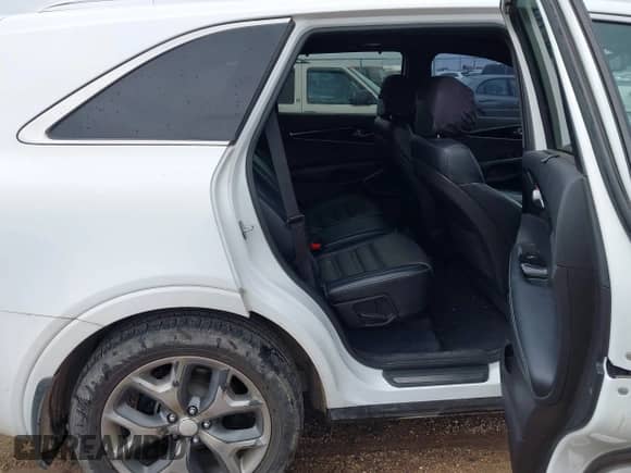 2016 Kia Sorento SXL с VIN 5XYPKDA14GG005861, выставлен на аукционе IAAI как лот 43380752 с пробегом 133 572 миль миль и . История ставок и продаж доступна на DreamBid. Изображение 8.