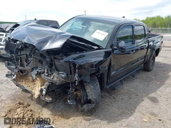 2021 Toyota Tacoma SR5 z VIN 5TFDZ5BN2MX064938, wystawiony jako IAAI lot #42013109 z przebiegiem 40 620 mil mil oraz . Historia ofert i sprzedaży dostępna na DreamBid. Obrazek 2.
