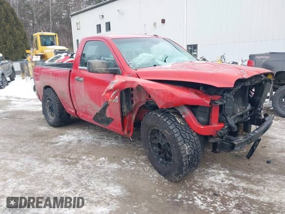 2014 Ram 1500 Express z VIN 3C6JR7AT0EG219885, wystawiony jako IAAI lot #41337794 z przebiegiem 117 003 mil mil oraz . Historia ofert i sprzedaży dostępna na DreamBid. Obrazek 1.