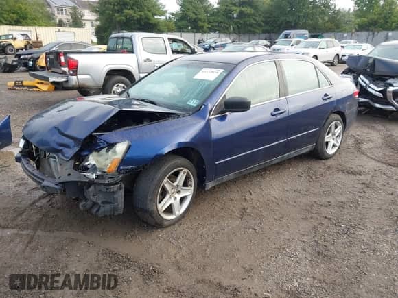 2003 Honda Accord LX с VIN 1HGCM56303A113995, выставлен на аукционе IAAI как лот 43232858 с пробегом 218 232 миль миль и . История ставок и продаж доступна на DreamBid. Изображение 17.