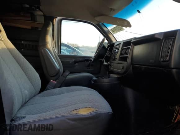 2009 Chevrolet Express Cargo с VIN 1GCHG39C891105437, выставлен на аукционе Copart как лот 86699944 с пробегом Не указан миль и Списание • Salvage title. История ставок и продаж доступна на DreamBid. Изображение 7.