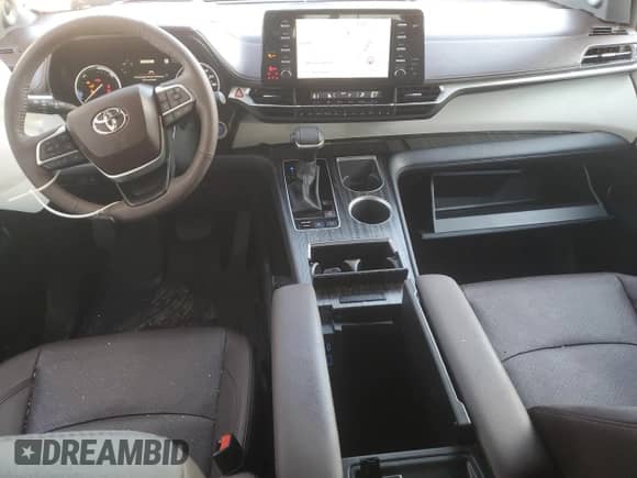 2024 Toyota Sienna Platinum с VIN 5TDERKEC8RS186052, выставлен на аукционе Copart как лот 54362115 с пробегом 14 777 миль миль и Списание • Salvage title. История ставок и продаж доступна на DreamBid. Изображение 8.