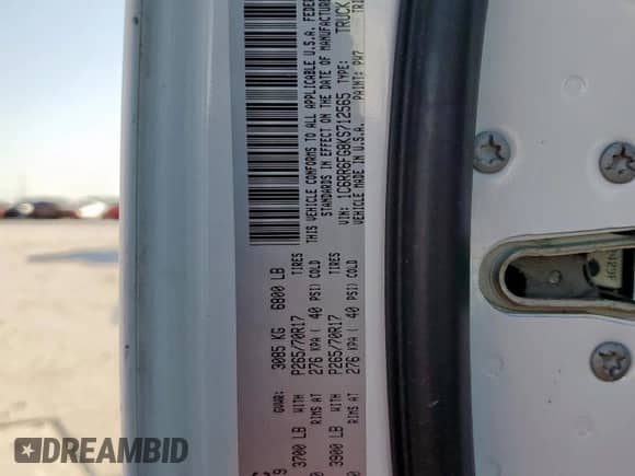 2019 Ram 1500 Express z VIN 1C6RR6FG8KS712565, wystawiony jako Copart lot #71266675 z przebiegiem 56 823 mil mil oraz Czysty tytuł • Clean title. Historia ofert i sprzedaży dostępna na DreamBid. Obrazek 13.