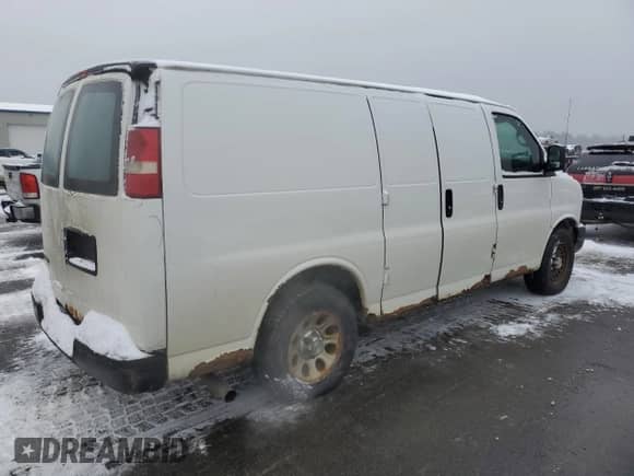 2011 Chevrolet Express Cargo with VIN 1GCSGAFX9B1120052, listed as a Copart auction lot 83768004 with 112,142 mi miles and Clean title. Bid and sale history available at DreamBid. Image 3.