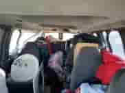 2002 Chevrolet Express z VIN 1GAHG39R321113335, wystawiony jako Copart lot #76201084 z przebiegiem 190 718 mil mil oraz Czysty tytuł • Clean title. Historia ofert i sprzedaży dostępna na DreamBid. Obrazek 10.
