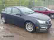 2015 Chevrolet Cruze ECO z VIN 1G1PH5SB8F7130975, wystawiony jako IAAI lot #42270338 z przebiegiem 160 897 mil mil oraz . Historia ofert i sprzedaży dostępna na DreamBid. Obrazek 1.