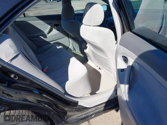 2010 Toyota Camry с VIN 4T1BF3EK1AU082958, выставлен на аукционе IAAI как лот 43476356 с пробегом 179 489 миль миль и . История ставок и продаж доступна на DreamBid. Изображение 8.