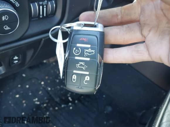 2022 Ram 1500 Limited z VIN 1C6RREHT9NN152742, wystawiony jako IAAI lot #41275148 z przebiegiem 60 003 mil mil oraz . Historia ofert i sprzedaży dostępna na DreamBid. Obrazek 11.