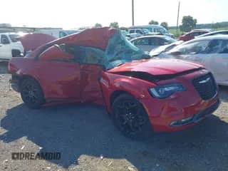 2016 Chrysler 300 S с VIN 2C3CCAGG6GH142327, выставлен на аукционе IAAI как лот 42645604 с пробегом 112 105 миль миль и . История ставок и продаж доступна на DreamBid. Изображение 1.