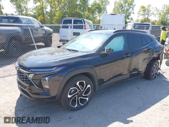 2025 Chevrolet Trax 2RS с VIN KL77LJEP8SC148686, выставлен на аукционе IAAI как лот 43169537 с пробегом Не указан миль и . История ставок и продаж доступна на DreamBid. Изображение 2.
