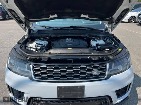 2018 Land Rover Range Rover Sport HSE with VIN SALWR2RK8JA801747, listed as a Copart auction lot 61385965 with 145,457 mi miles and Clean title. Bid and sale history available at DreamBid. Image 8.