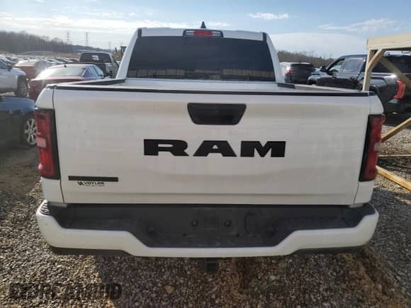 2025 Ram 1500 Big Horn z VIN 1C6RREFG4SN586522, wystawiony jako Copart lot #47024205 z przebiegiem 10 108 mil mil oraz Szkoda całkowita • Salvage title. Historia ofert i sprzedaży dostępna na DreamBid. Obrazek 6.