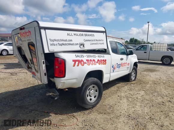 2017 Chevrolet Colorado 2WD WT z VIN 1GCHSBEA9H1185536, wystawiony jako IAAI lot #42651375 z przebiegiem 222 613 mil mil oraz . Historia ofert i sprzedaży dostępna na DreamBid. Obrazek 4.