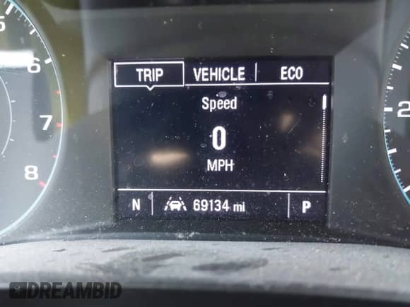 2022 Chevrolet Traverse LS z VIN 1GNERFKW8NJ121450, wystawiony jako IAAI lot #43007146 z przebiegiem 69 134 mil mil oraz . Historia ofert i sprzedaży dostępna na DreamBid. Obrazek 16.
