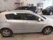 2013 Chevrolet Sonic LT с VIN 1G1JC6SB3D4142461, выставлен на аукционе IAAI как лот 42641521 с пробегом 101 793 миль миль и . История ставок и продаж доступна на DreamBid. Изображение 14.