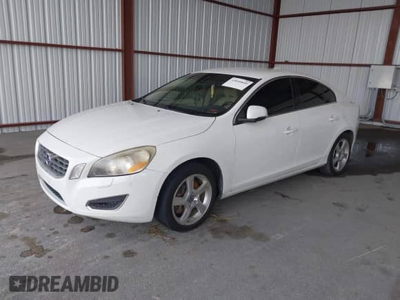 2012 Volvo S60 T5 с VIN YV1622FS5C2090077, выставлен на аукционе IAAI как лот 43040840 с пробегом 260 494 миль миль и . История ставок и продаж доступна на DreamBid. Изображение 2.