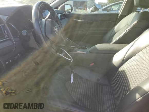 2023 Toyota Camry SE z VIN 4T1G11AK2PU109401, wystawiony jako Copart lot #81066825 z przebiegiem 60 883 mil mil oraz Szkoda całkowita • Salvage title. Historia ofert i sprzedaży dostępna na DreamBid. Obrazek 7.