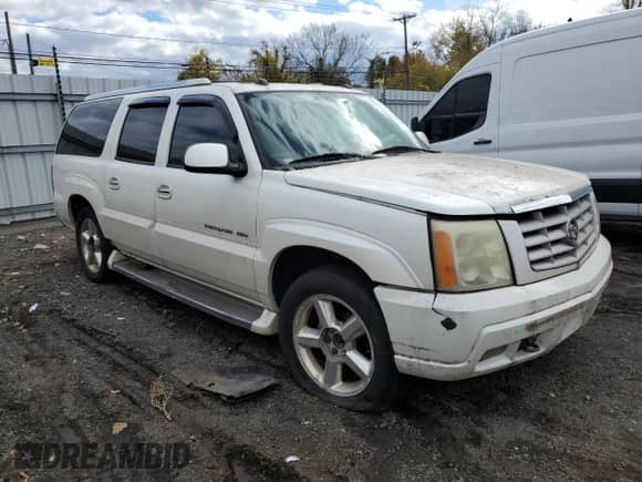 2005 Cadillac Escalade ESV with VIN 3GYFK66N65G191995, listed as a Copart auction lot 82740205 with 230,976 mi miles and Clean title. Bid and sale history available at DreamBid. Image 4.