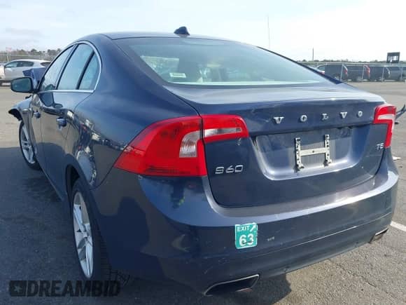 2015 Volvo S60 T5 Drive-E Premier with VIN YV126MFK1F2336609, listed as a IAAI auction lot 41786376 with 50,538 mi miles and . Bid and sale history available at DreamBid. Image 3.